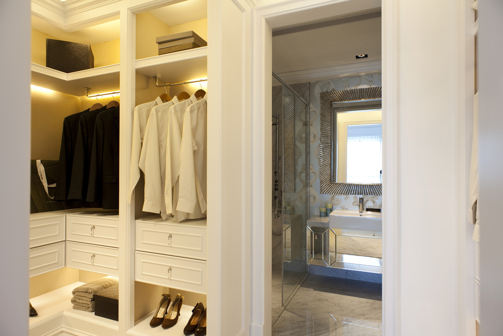 walk in closet