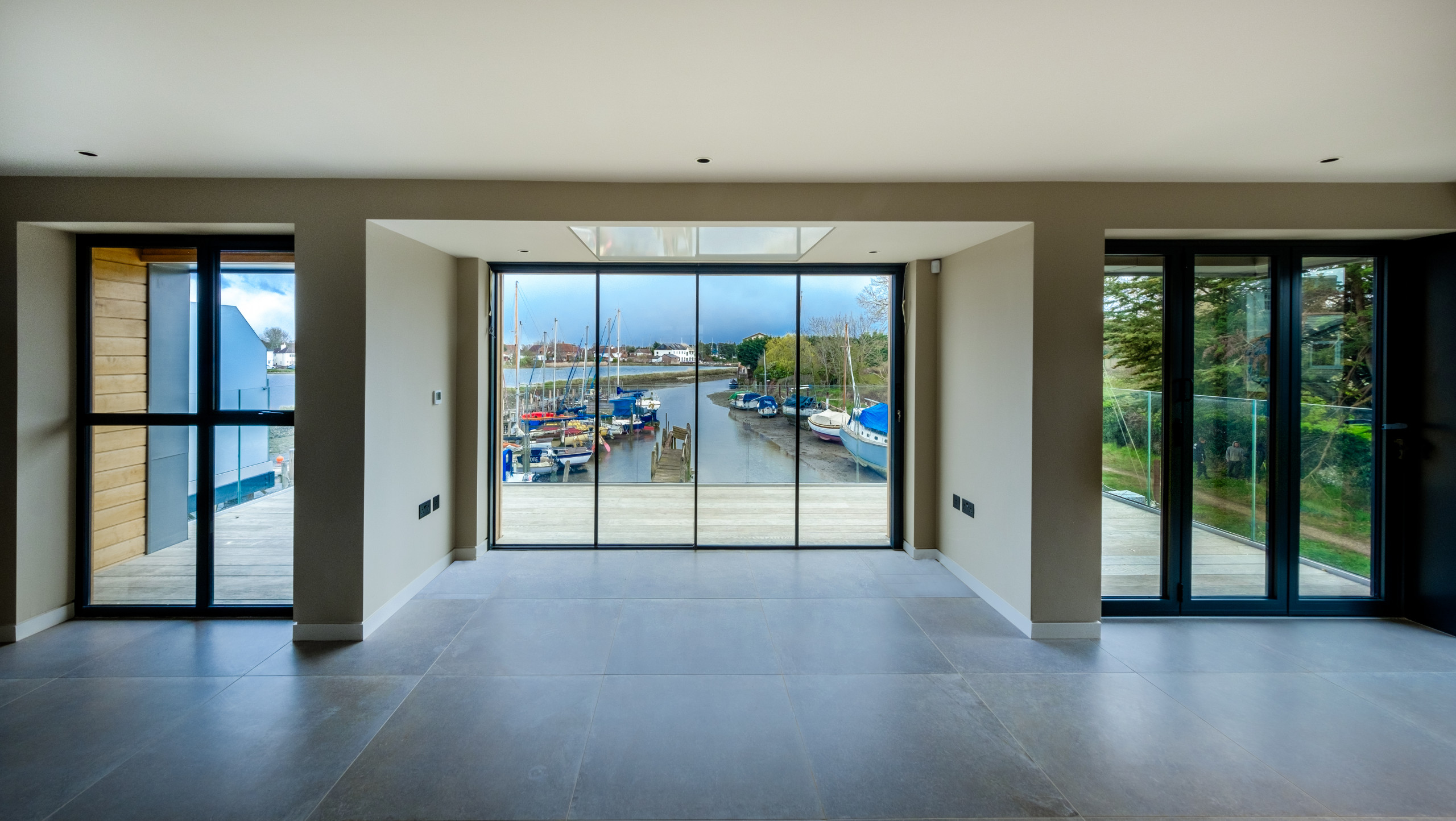 Glass Sliding Door With Aluminum Frame